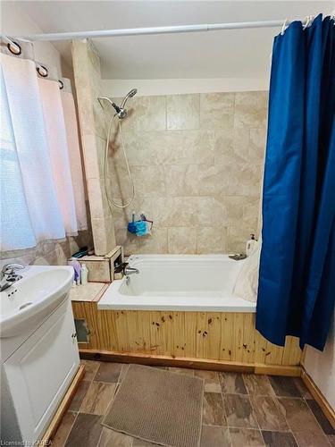 134 Dundas Street W, Napanee, ON - Indoor Photo Showing Bathroom