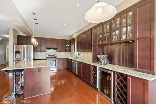 1151 Escala Crescent, Kingston, ON - Indoor Photo Showing Kitchen With Upgraded Kitchen