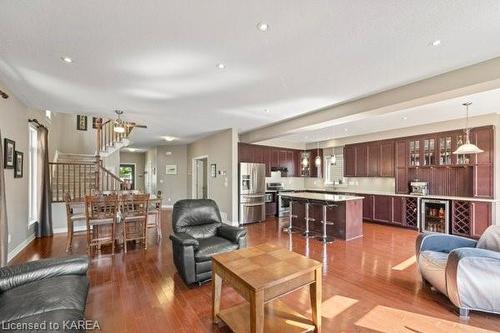 1151 Escala Crescent, Kingston, ON - Indoor Photo Showing Living Room