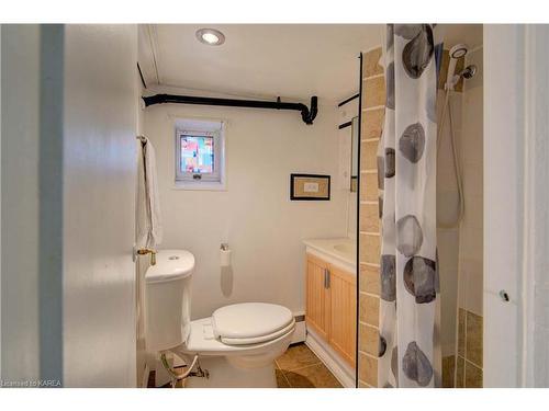 87 Scott Street, Kingston, ON - Indoor Photo Showing Bathroom