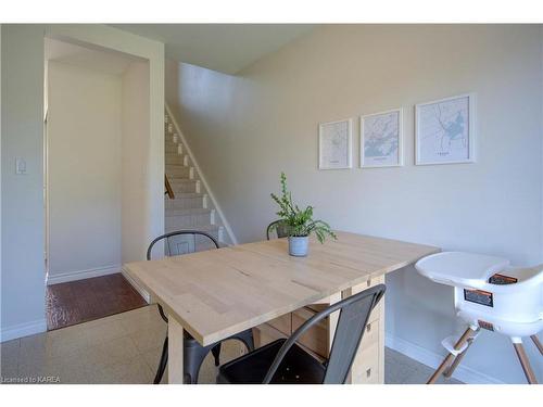 930 Amberdale Crescent, Kingston, ON - Indoor Photo Showing Dining Room