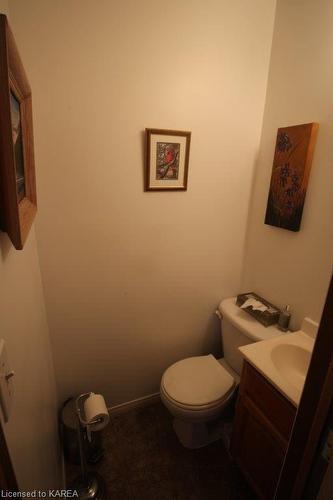 270 Wellington Street, Kingston, ON - Indoor Photo Showing Bathroom