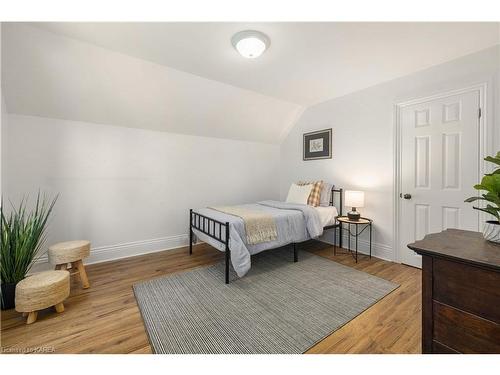 284 John Street, Gananoque, ON - Indoor Photo Showing Bedroom