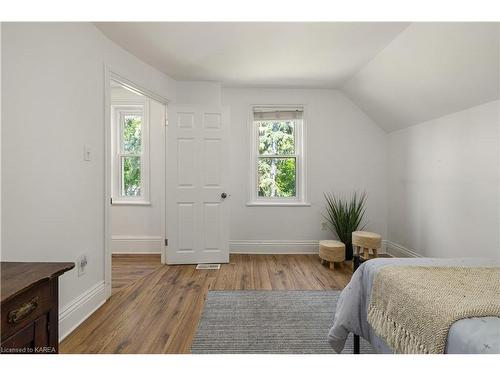 284 John Street, Gananoque, ON - Indoor Photo Showing Bedroom