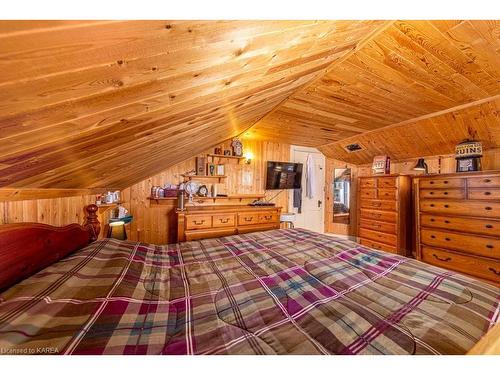 59 Centre Street N, Napanee, ON - Indoor Photo Showing Bedroom