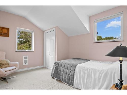 130 Factory Lane, Bath, ON - Indoor Photo Showing Bedroom