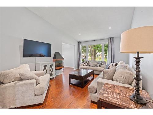 1235 Carmil Boulevard, Kingston, ON - Indoor Photo Showing Living Room