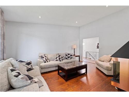 1235 Carmil Boulevard, Kingston, ON - Indoor Photo Showing Living Room