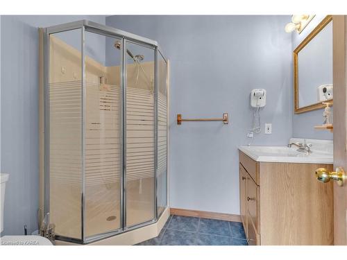 721 County Road 2, Lansdowne, ON - Indoor Photo Showing Bathroom