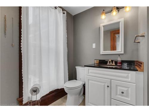 721 County Road 2, Lansdowne, ON - Indoor Photo Showing Bathroom