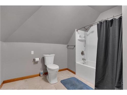 721 County Road 2, Lansdowne, ON - Indoor Photo Showing Bathroom