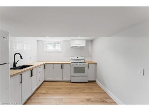 1218 Johnson Street, Kingston, ON - Indoor Photo Showing Kitchen