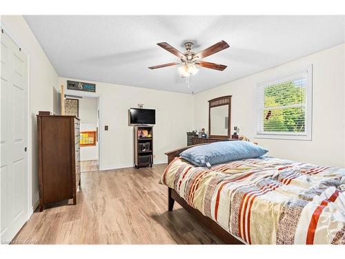 5193 Wilmer Road, Perth Road Village, ON - Indoor Photo Showing Bedroom