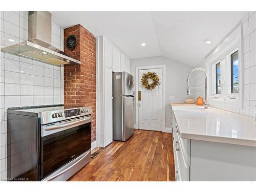 174 John Street, Napanee, ON - Indoor Photo Showing Kitchen