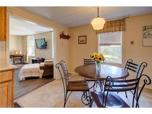 766 County Rd 2 Road, Lansdowne, ON - Indoor Photo Showing Dining Room