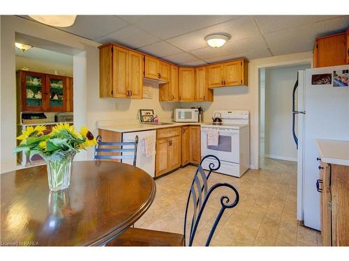 766 County Rd 2 Road, Lansdowne, ON - Indoor Photo Showing Kitchen