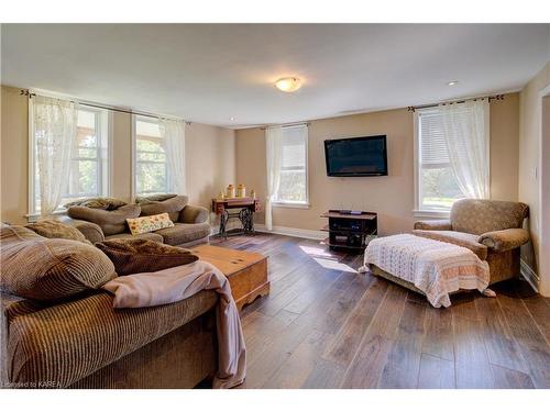 766 County Rd 2 Road, Lansdowne, ON - Indoor Photo Showing Living Room