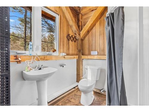 105 Taber Hill Lane, Rideau Lakes, ON - Indoor Photo Showing Bathroom