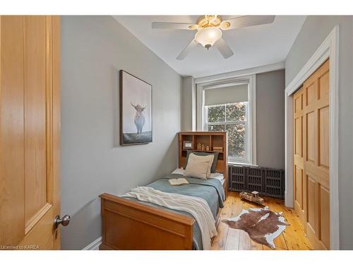 81 Wellington Street, Kingston, ON - Indoor Photo Showing Bedroom