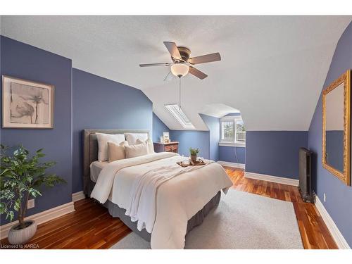 81 Wellington Street, Kingston, ON - Indoor Photo Showing Bedroom