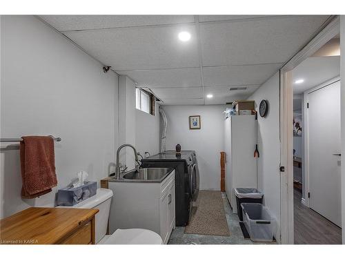 588 Whistler Terrace, Kingston, ON - Indoor Photo Showing Laundry Room