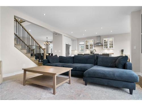 501 Savannah Court, Kingston, ON - Indoor Photo Showing Living Room