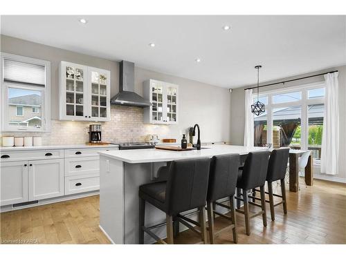 501 Savannah Court, Kingston, ON - Indoor Photo Showing Kitchen With Upgraded Kitchen