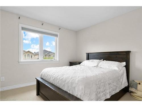 501 Savannah Court, Kingston, ON - Indoor Photo Showing Bedroom