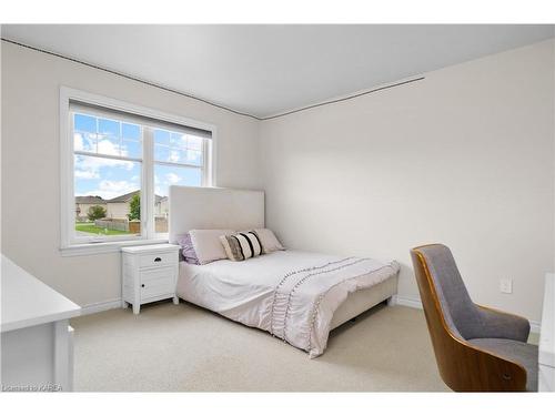 501 Savannah Court, Kingston, ON - Indoor Photo Showing Bedroom