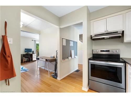 866 Muirfield Crescent, Kingston, ON - Indoor Photo Showing Kitchen