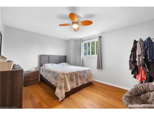 866 Muirfield Crescent, Kingston, ON - Indoor Photo Showing Bedroom