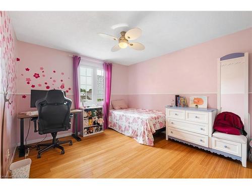 866 Muirfield Crescent, Kingston, ON - Indoor Photo Showing Bedroom