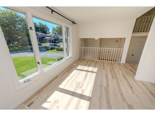 900 Ambleside Crescent, Kingston, ON - Indoor Photo Showing Other Room