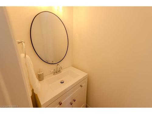 900 Ambleside Crescent, Kingston, ON - Indoor Photo Showing Bathroom