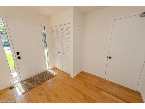 900 Ambleside Crescent, Kingston, ON - Indoor Photo Showing Other Room