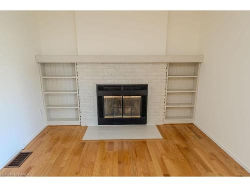 900 Ambleside Crescent, Kingston, ON - Indoor Photo Showing Living Room With Fireplace