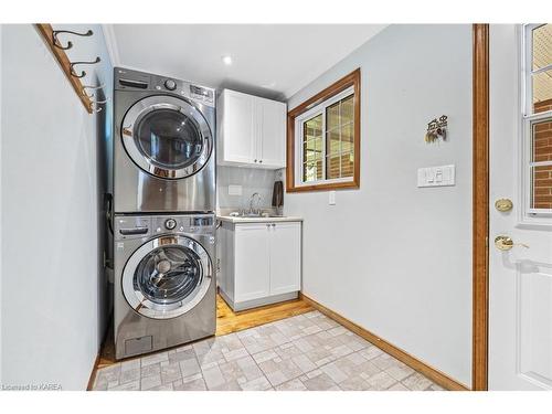 1285 Channelview Road, Kingston, ON - Indoor Photo Showing Laundry Room