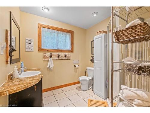 1057 Quinte Conservation Lane, Verona, ON - Indoor Photo Showing Bathroom