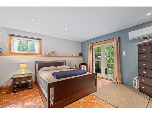 1057 Quinte Conservation Lane, Verona, ON - Indoor Photo Showing Bedroom