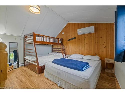 1057 Quinte Conservation Lane, Verona, ON - Indoor Photo Showing Bedroom