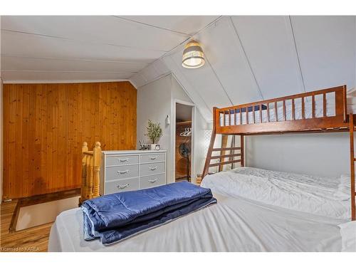 1057 Quinte Conservation Lane, Verona, ON - Indoor Photo Showing Bedroom