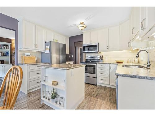 914 Rowantree Crescent, Kingston, ON - Indoor Photo Showing Kitchen With Stainless Steel Kitchen With Upgraded Kitchen