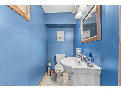 914 Rowantree Crescent, Kingston, ON - Indoor Photo Showing Bathroom