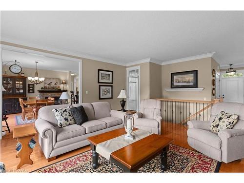 501 Gore Road, Kingston, ON - Indoor Photo Showing Living Room