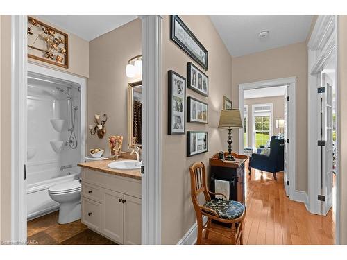 501 Gore Road, Kingston, ON - Indoor Photo Showing Bathroom