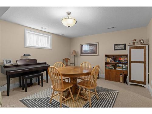 501 Gore Road, Kingston, ON - Indoor Photo Showing Dining Room