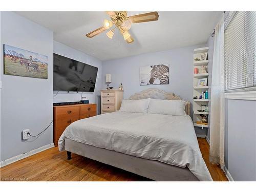 518 Main Street, Bath, ON - Indoor Photo Showing Bedroom