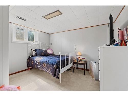 518 Main Street, Bath, ON - Indoor Photo Showing Bedroom