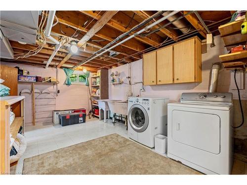 518 Main Street, Bath, ON - Indoor Photo Showing Laundry Room