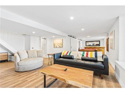 80 Neville Point Road, Erinsville, ON - Indoor Photo Showing Living Room